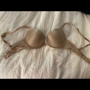 Victoria’s Secret bombshell bra